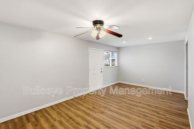 Photo - 3308 N 66th St