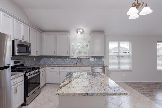 Photo - 2118 Indianapolis Dr