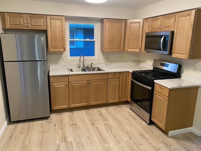 BRAND NEW ENTIRE KITCHEN - 2218 Midland Dr