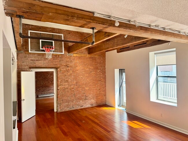 Building Photo - 83 Washington St Unit 2K
