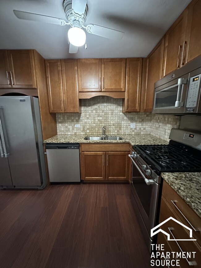 Building Photo - 696 Elm Pl Unit 304 Rental