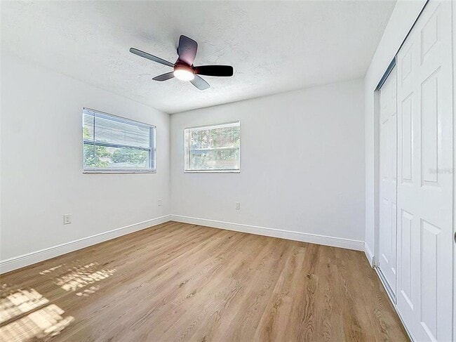Photo - 850 Karen St