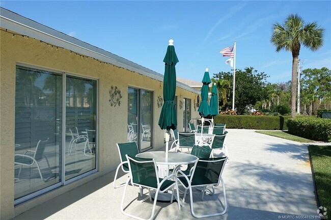 Building Photo - 2950 SE Ocean Blvd Unit 131-7 Rental