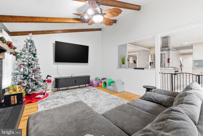 Photo - 203 Jonathan Ln