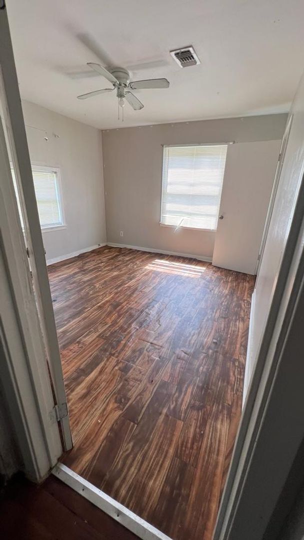 Photo - 2602 Tanglewood Ave