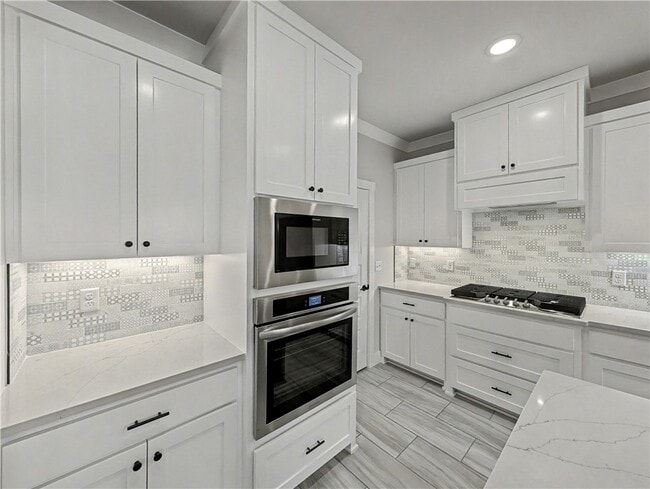 Building Photo - 6807 SW Basswood Ave