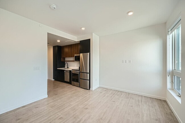 2059 19th St - Web Quality - 001 - 06 Studio 4 331