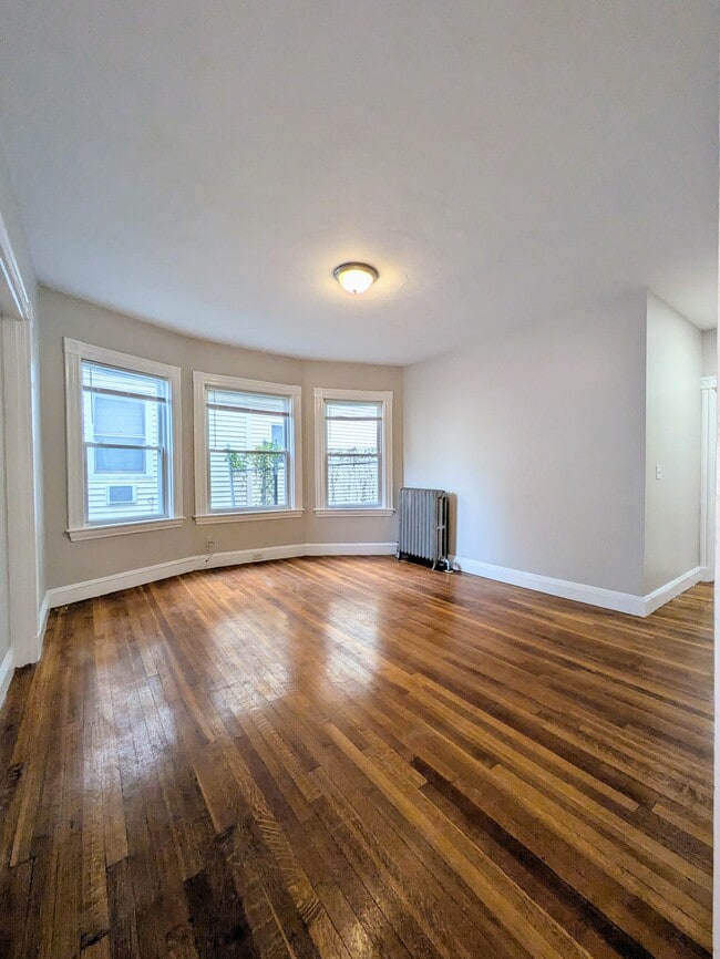 Living Room - 98 Hudson St