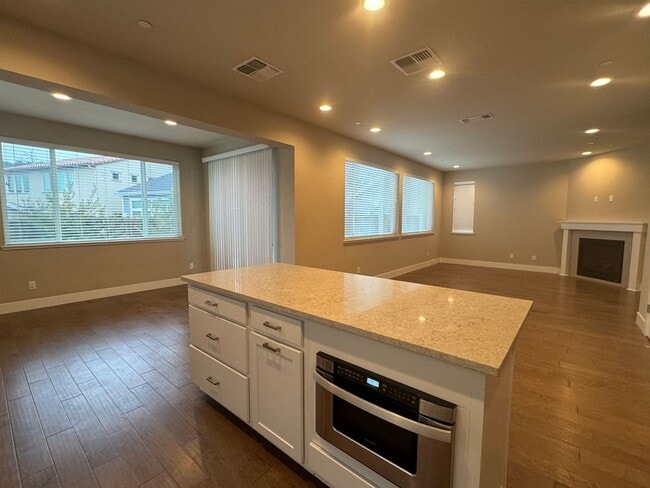 Photo - Fountaingrove 4 bedroom beauty