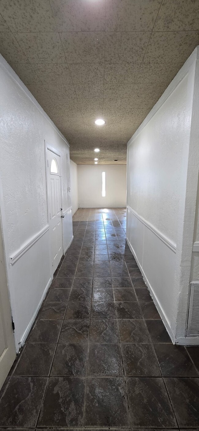 Photo - 206 Raymac St