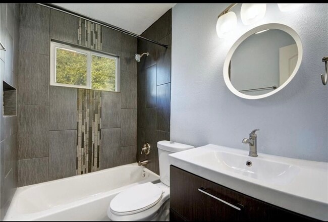 Building Photo - 1120 Estes Ave Unit B