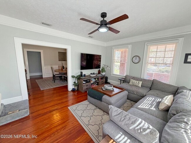 Photo - 3323 Park St