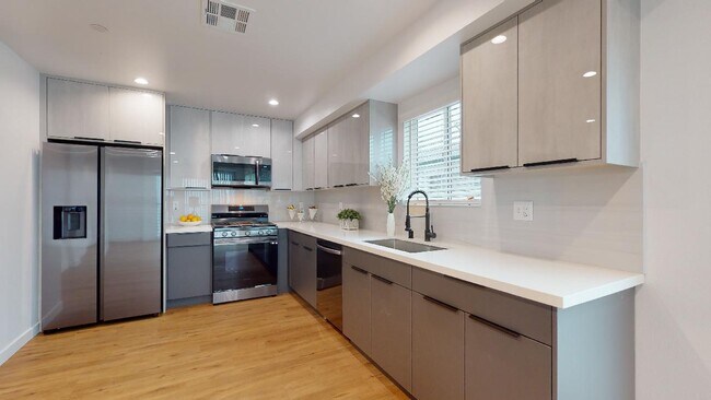 Photo - 1311 N Harvard Blvd