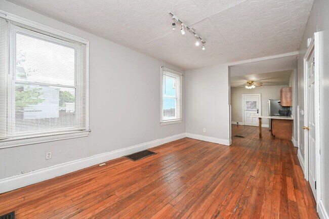 2125 W Clifton Ave Unit A