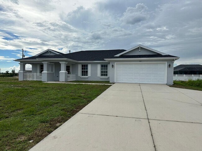 Photo - Spacious 3-Bed + Den Home with 2-Car Garag...