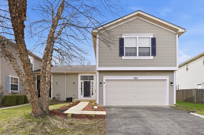 Building Photo - 2211 Carpenter Ave