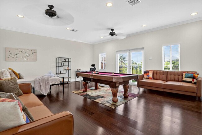 Photo - 1705 NE 11th St Unidad SI ID1372360P