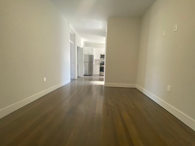 Building Photo - 77 Park Dr