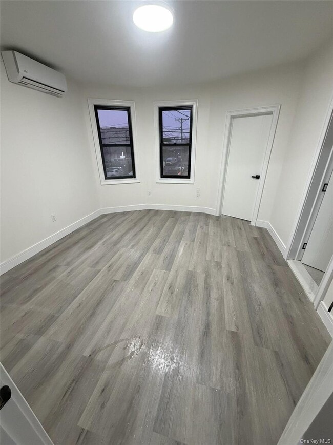 Photo - 131-06 14th Ave