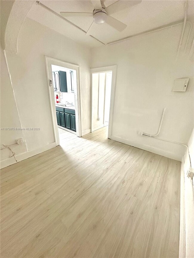 Photo - 967 SW 5th St Unit 17