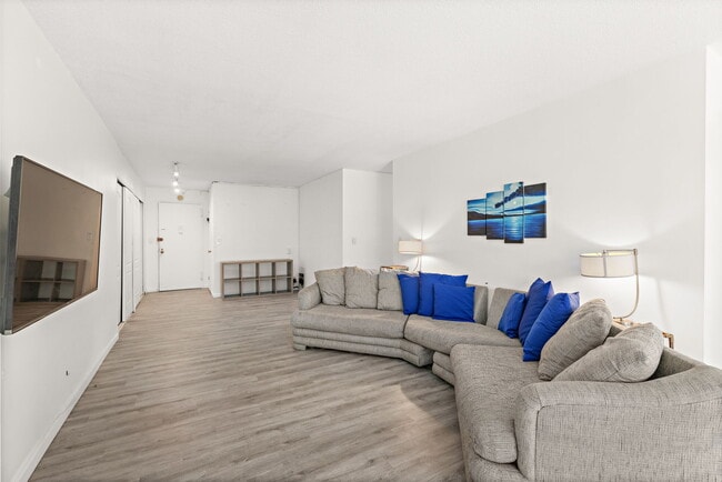 Photo - 201 Saint Pauls Ave Unit 407