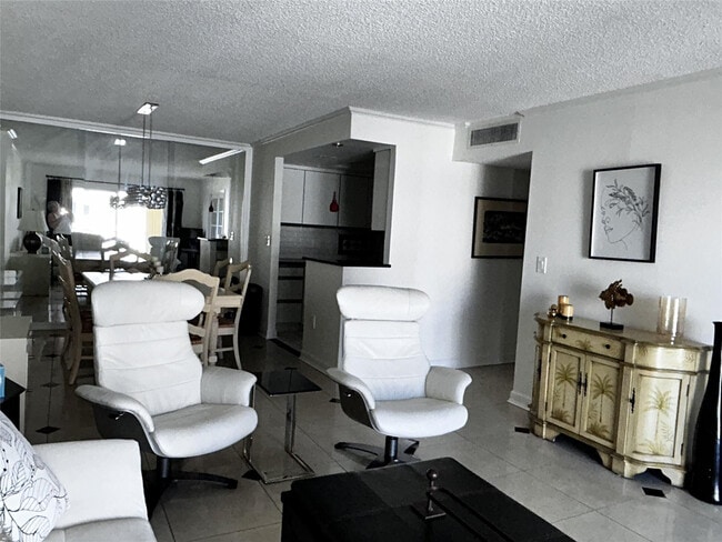 Photo - 951 De Soto Rd Unidad 427