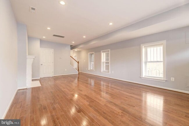 Photo - 1914 10th St NW