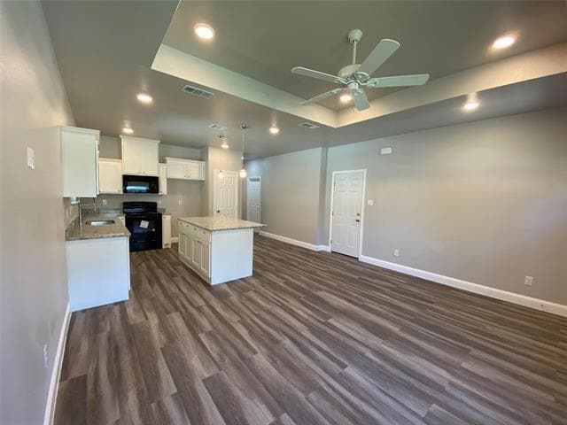 Photo - 2221 Langford St