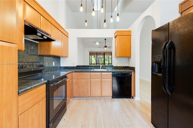 Photo - 104 NW 98th Ter