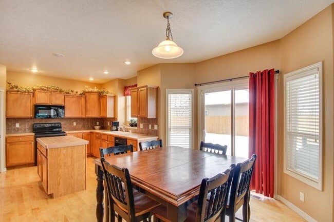 Photo - 4 Bedroom Home - Meridian