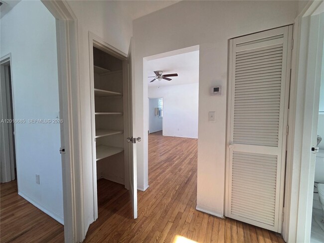 Photo - 781 SW 11th St Unidad 3