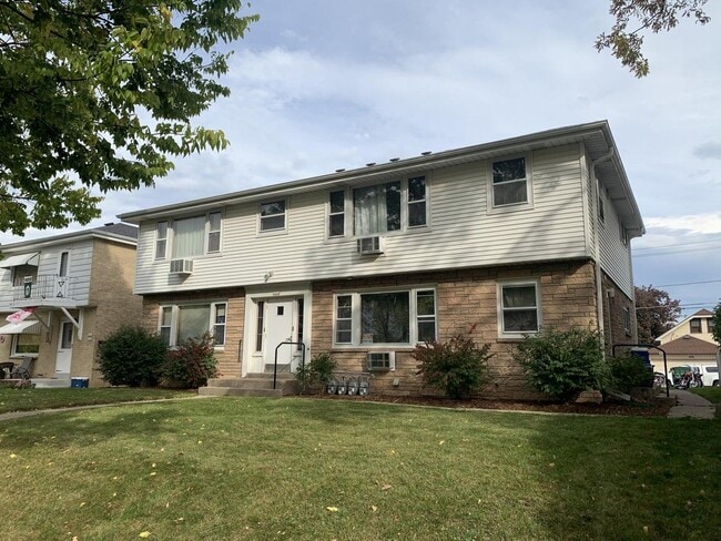 Photo - 1214 S 77th St