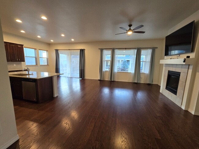 Photo - Spacious 4 Bedroom Single Family Home