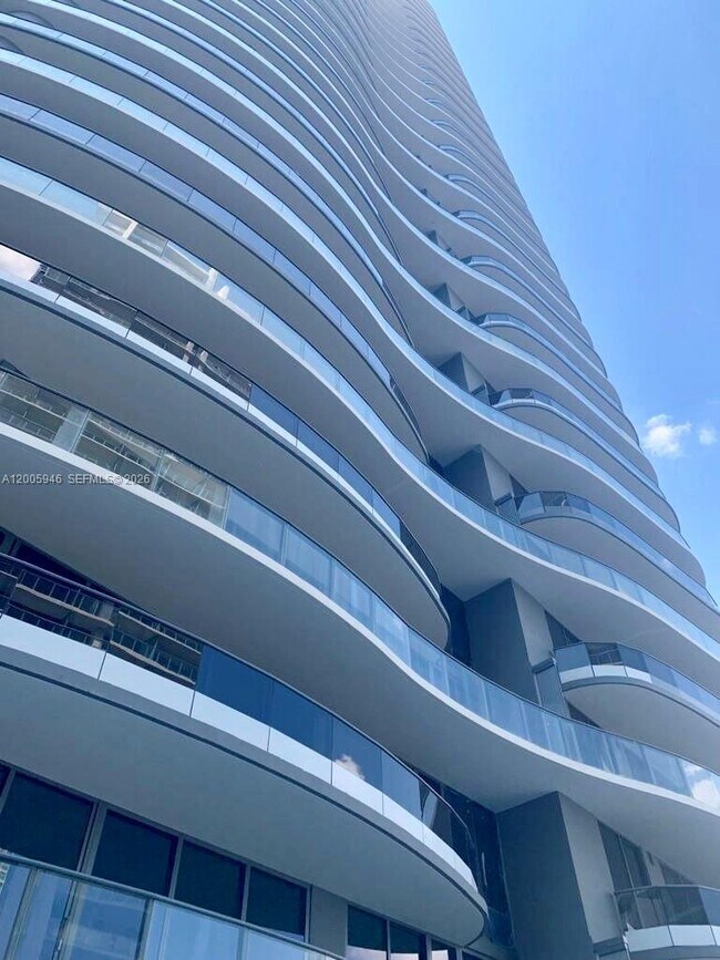 Photo - 1000 Brickell Plaza Unit 4907
