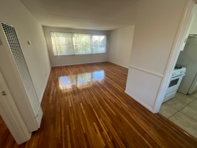 Photo - 609 Linwood Ave Apartment Unit 609-B