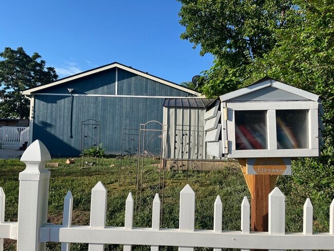 Photo - 1510 W Maple Ave