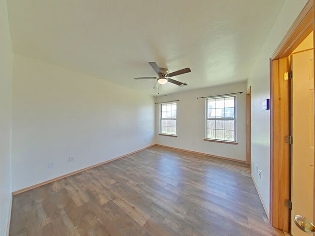 Photo - 6837 NW Willow Springs Dr
