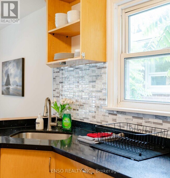 Photo - 24 Gentry Crescent