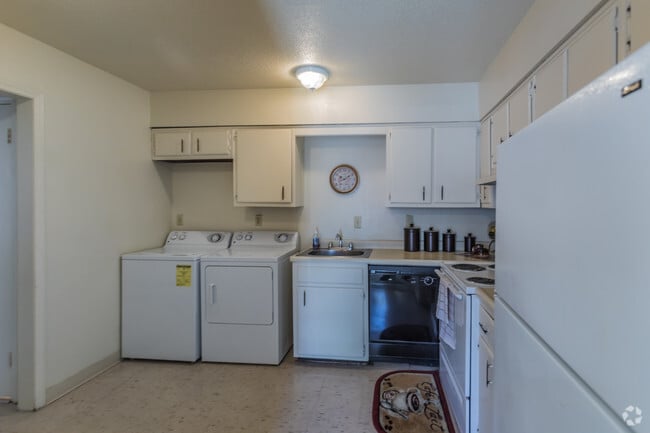 2 BR, 1.5 BA - 1265 SF
