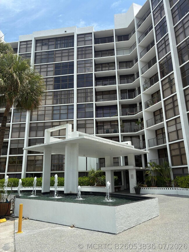 Photo - 400 Leslie Dr Unit 502