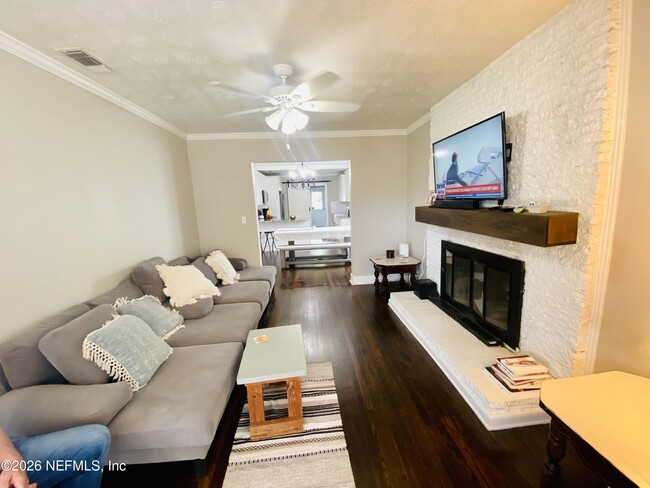 Photo - 4808 Lawnview St