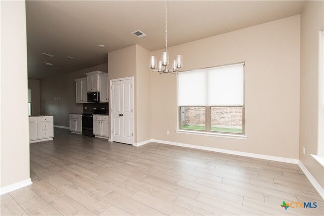 Photo - 717 Holstein Dr