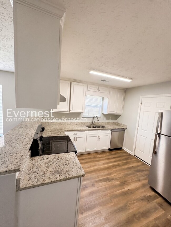 Photo - 3-Bed/2-Bath Home with Driveway and Patio/Available Now!