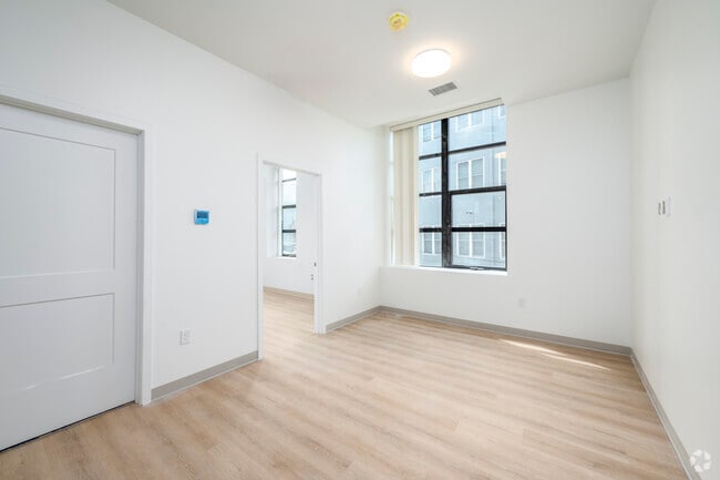 3BR, 2BA – 793SF - Living Room - 1724 Kalorama Rd NW