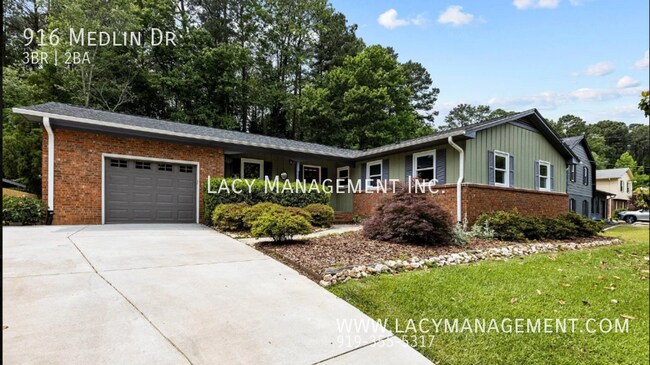 Photo - 916 Medlin Dr House