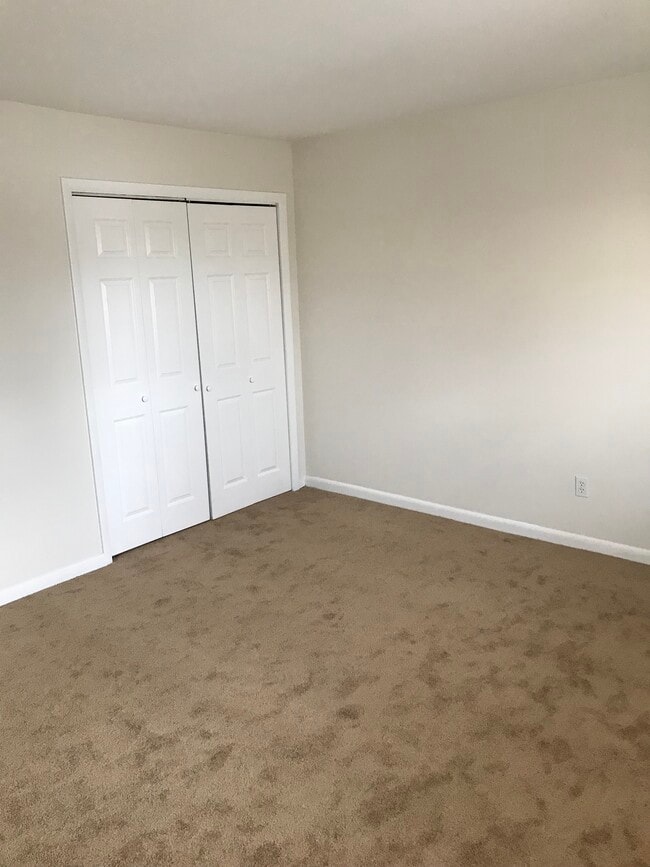 Master Bedroom 1 - 88 Belair Dr Unit 88