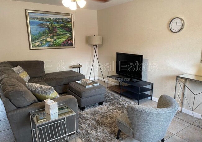 Building Photo - 510 W University Dr Unit 117