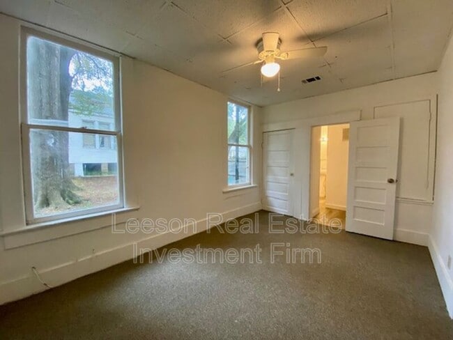 Photo - 426 Merrick St