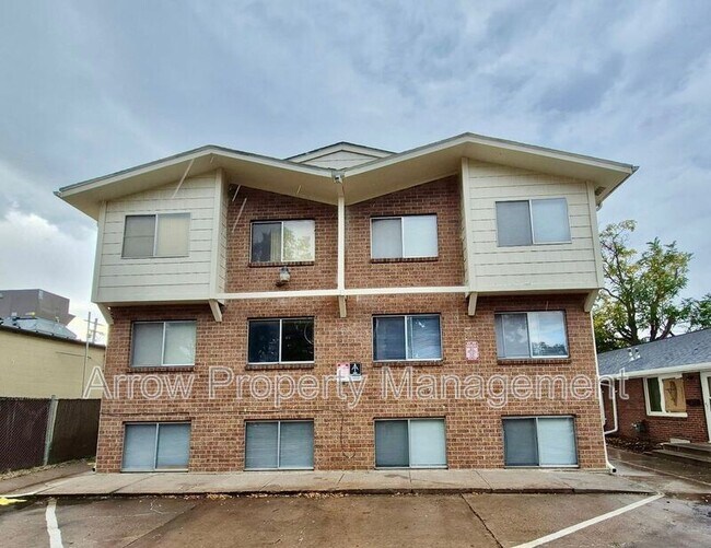 Building Photo - 1215 E St