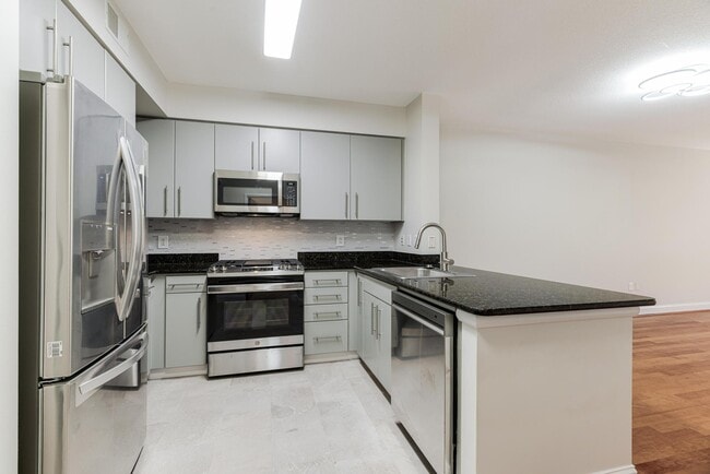 Photo - 1021 N Garfield St Unit 327